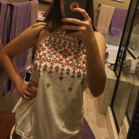 patterned tank - Picture 2 of 2